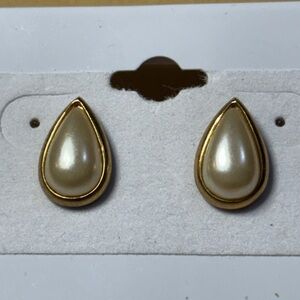 Elegant Gold and Cream Teardrop Earrings